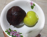 A picture of step 1 of Avacado and apple smoothie.