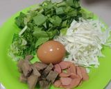 Foto langkah ke 1 dari resep Seblak (SaBaSoMie) Sayur Baso Sosis Mie.