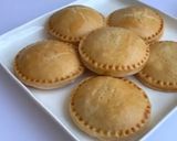 A picture of step 7 of Meatpie.