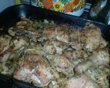 Foto del paso 1 de la receta: Muslos de pollo con papas, boniato y cebollas al horno