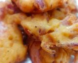 A picture of step 3 of Onion Pakoda.