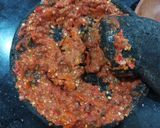 Foto langkah ke 2 dari resep Sambal Dadak Khas Sunda.
