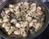 Une image de l'étape 9 de Champignons sautés à la crème, persil et gingembre.