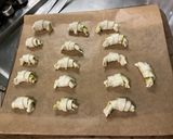Une image de l'étape 4 de Minis croissants feuilletés au pesto de céleri et parmesan.
