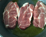 Foto del paso 1 de la receta: Cabezada de cerdo al horno con nueces de Macadamia