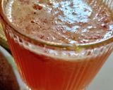 صورة لخطوة 1 من وصفة عصير كوكتيل بالفراولة 🍓🍊🍹