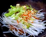 รูปขั้นตอนการทำที่ 3 ของ ผัดไทยผักห่อไข่