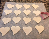 Foto del paso 4 de la receta: Corazones de hojaldre rellenos de mermelada de fresa, sin gluten, sin lactosa