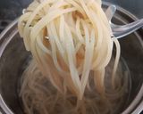 Foto langkah ke 2 dari resep Spaghetti Saus Carbonara Keju Simpel.