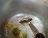 A picture of step 4 of Palak chicken 💖💖.