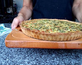 Foto del paso 3 de la receta: Tarta de puerro y verdeo con masa casera fácil y rápida 😛