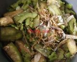 Foto langkah ke 4 dari resep Tumis Pare Terong Teri Putih Telor.