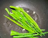 Foto langkah ke 2 dari resep Kailan tumis krispi.