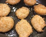 Szerecsendiós fokhagymakrémleves sajttócsnival recept fázis 5 fotója