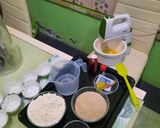 Foto langkah ke 1 dari resep Bolu kukus semangka.