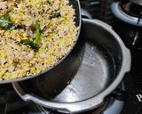 A picture of step 4 of Arisi upma (rice rava upma).
