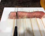 Foto del paso 3 de la receta: Rollitos de cerdo con calabacín y salsa romesco