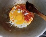 Foto langkah ke 4 dari resep Nasi Goreng Bakso.