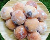 Foto langkah ke 8 dari resep Donat kentang/ donat bamboloni cokelat.