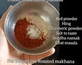 A picture of step 1 of Mix Makhana namkeen.