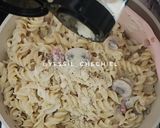 Foto langkah ke 7 dari resep Fusilli Carbonara Mushroom.