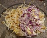 A picture of step 4 of Bean Sprout Salad.