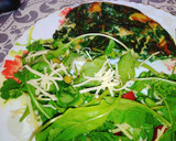 Foto del paso 1 de la receta: Tortilla de papa y acelga con ensalada de rúcula.