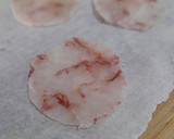 Foto del paso 9 de la receta: Croquetas de peus de porc,bechamel de ceps y carpaccio gambas