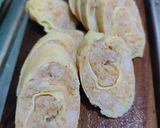 Foto langkah ke 6 dari resep Dadar Ayam Gulung.