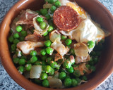 Foto del paso 3 de la receta: Guisantes con huevo y bacon
