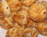 Lilahagymás pogácsa recept fázis 3 fotója