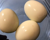 Foto langkah ke 2 dari resep Telur Lada Hitam.