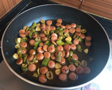 Foto del paso 3 de la receta: Salchichas en salsa