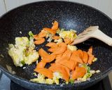 Foto langkah ke 2 dari resep Tumis toge wortel.