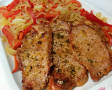 Foto del paso 5 de la receta: Filetes de lomo de cerdo a la plancha con guarnición de sofrito