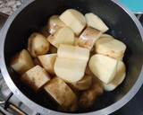 Foto del paso 1 de la receta: Bomba de papa rellena de queso al horno 🥔