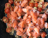 Foto del paso 4 de la receta: Espaguetis de calabacín con salmón y gambas