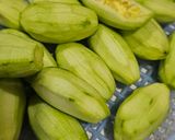 A picture of step 1 of Pointed Gourd and Peas Sabji.