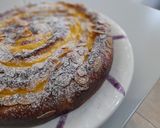Foto del paso 7 de la receta: Tarta brioche rellena de crema de almendras y pastelera