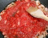 A picture of step 1 of Spaghetti amatriciana.