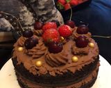 A picture of step 7 of Chocolate cake with chocolate fresh cream.