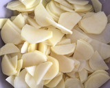 Foto del paso 1 de la receta: Tortilla de patatas con cebolla