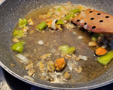 Foto del paso 5 de la receta: Rape con gambones