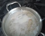 A picture of step 2 of Chicken oate soup.