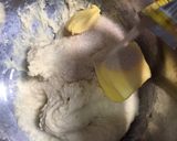 Foto langkah ke 2 dari resep Roti Butter Sosis.