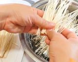 Foto langkah ke 1 dari resep Tofu Enoki Saos Pedas.