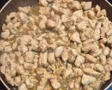 صورة لخطوة 3 من وصفة صينية الرز بالدجاج والبصل