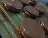 Foto del paso 8 de la receta: Alfajores de chocolate muy fácil de hacer!
