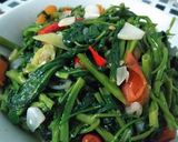 Foto langkah ke 4 dari resep Tumis Kangkung Praktis.