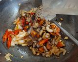 Foto langkah ke 6 dari resep Telur Ceplok Masak Kecap.
